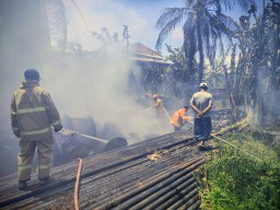 Gudang Kabel Telkom di Gresik Terbakar, Damkar Berhasil Padamkan Api dalam Satu Jam
