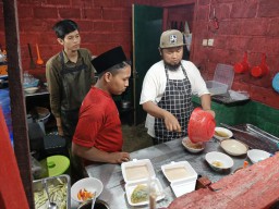Hindari Denda Royalti, Kedai Mie di Jember ‘Setel’ Lagu dan Musik Karya Sendiri