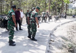 Optimalkan TMMD ke-125, Dandim Bojonegoro Tinjau Progres Pembangunan Jalan Cor Beton