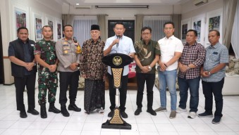 Jaga Kondusivitas, Bupati Lamongan Ajak Masyarakat Bersatu Hadapi Dinamika Keamanan