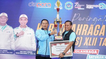 Peringati Haornas ke-42, Pemkab Lamongan Apresiasi Atlet dan Kukuhkan PBVSI