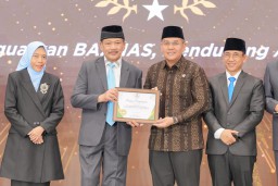 Wamen ATR/BPN Ossy Dermawan Raih Penghargaan Baznas Award 2025