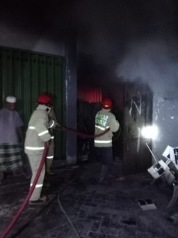 Gudang Perkakas UIN KHAS Jember Terbakar, Diduga Akibat Korsleting Listrik