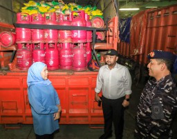 Distribusi Tersendat Sebabkan Harga Pangan di Pulau Bawean Gresik Melonjak, Pemprov Jatim Kirim Bantuan