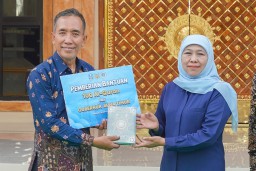 Gubernur Khofifah Resmikan Masjid Baitus Sholihin SMAN 3 Taruna Angkasa Madiun