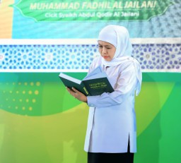 Gubernur Khofifah Ajak Masyarakat Budayakan Saring Sebelum Sharing