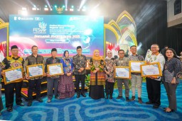 Khofifah Ajak Bupati/Wali Kota Perkuat Sinergi Hadirkan Zona KHAS