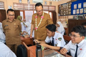 SMP Negeri 1 Gresik Mulai Laksanakan Program Makan Bergizi Gratis