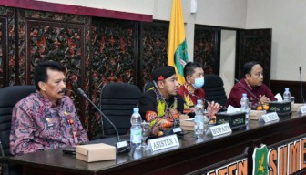 Pacu Kreativitas Aparatur, Bupati Fauzi Gelar Bupati Award 2025 untuk Inovasi Pelayanan Publik