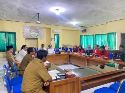 Dinsos PPPA Sampang Janji Keluarkan Surat Edaran Terkait Kepemilikan Kartu Rekening PKH