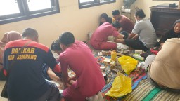 Sinergi dengan Pemerintah, Damkar Sampang Gelar Khitan Massal dan Cek Kesehatan Gratis