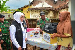 Pastikan Masyarakat Tempati Hunian Layak, Gubernur Khofifah: Alhamdulillah 158 Rutilahu di Nganjuk Rampung 100 Persen