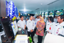 Gubernur Khofifah Luncurkan Inovasi OM@H di HUT Ke-87 RSUD Dr. Soetomo, Bangga Jadi Center of Excellence Kesehatan