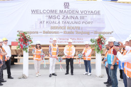 Sejarah Baru! PMT Layani Pengapalan Peti Kemas Internasional Perdana MSC Group dari Kuala Tanjung ke Singapura