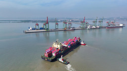 Tingkatkan Konektivitas Asia Tenggara, Terminal Teluk Lamong Sambut Layanan Perdana TI1 Indonesia – Thailand