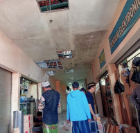 Bocor Saat Hujan dan Timbulkan Bau Tak Sedap, Pasar Srimangunan Sampang Dikeluhkan Warga