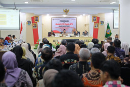 Beri Pengarahan di Kanwil BPN Sulsel, Menteri Nusron: Tegas Jalankan Prinsip dan Luwes dalam Melayani