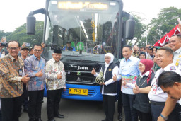 Perluas Akses Transportasi Publik dan Konektivitas, Gubernur Khofifah Resmikan Trans Jatim Koridor I Malang Raya