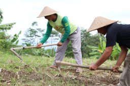 Konflik Belasan Tahun Berakhir, Sertipikat Redistribusi Tanah Buka Jalan Pemulihan Ekonomi Desa Soso Blitar