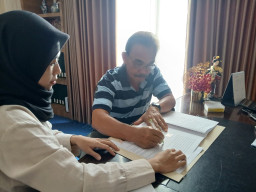 Penghuni Icon Apartemen Kembali Tandatangani AJB SHMSRS