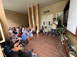 Warga Sekarkurung Gresik Belajar Kelola Kebersihan ke Kampung Sekardangan Sidoarjo