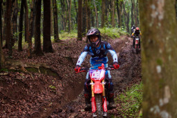 Ratusan Rider Honda CRF Geber Petualangan Off-Road di Trawas