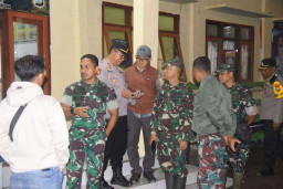 Warganya Hilang, Massa Sekap Kapolsek Ijen Bondowoso