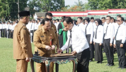 Pemkab Sumenep Serahkan 5.224 SK PPPK Paruh Waktu, Bupati Fauzi Tuntut Integritas dan Profesionalisme