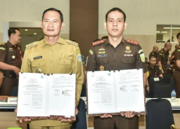 Perkuat Tata Kelola Pemerintahan, Bupati Yes Tanda Tangan Kerja Sama Pidana Kerja Sosial dengan Kejari Lamongan