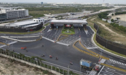 Tingkatkan Keselamatan Jalan Daendels, KEK Gresik JIIPE Fasilitasi Aktivasi APILL di Akses Utama