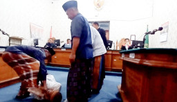 Rekonstruksi Sidang PN Sumenep, Terungkap Indikasi Terdakwa Kasus Sapudi Bertindak Demi Bela Diri