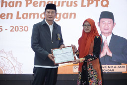 Kukuhkan Pengurus LPTQ 2025-2030, Pak Yes Targetkan Lamongan Pertahankan Juara Umum MTQ Jatim