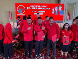 Gus Yani Pimpin PDIP Gresik, Mujid Riduan Jabat Wakil Ketua Bidang Kehormatan Partai