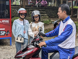 MPM Honda Jatim–Polres Mojokerto Perkuat Keselamatan Pemudik Nataru Lewat Cari_Aman Corner di Jalur Pacet