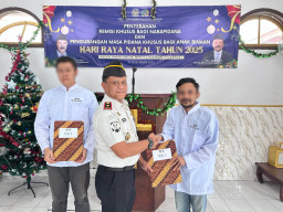 Kado Natal di Balik Jeruji, 13 Warga Binaan Rutan Gresik Terima Remisi