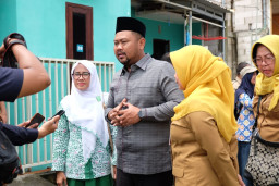 Bupati Gresik Jenguk Balita Penderita Atresia Bilier, Pastikan Pendampingan Medis Berkelanjutan