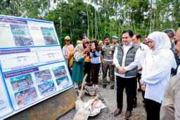 Gubernur Khofifah Pastikan Dua  Jembatan di Kecamatan Senduro -  Lumajang  Selesai Akhir Tahun