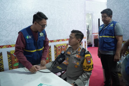 Pantau Nataru, Kapolres Gresik Pantau Langsung Kesiapan Pos Pelayanan Gress Mall