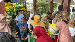 Gubernur Jatim Gelar Pasar Murah di Kapas Bojonegoro