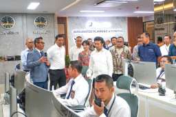 Wagub Emil Resmikan Integrated Planning & Control dan Green Shelter Waiting Area Pelindo TTL