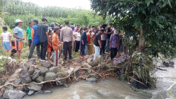 Diduga Terseret Banjir, Perempuan 65 Tahun Ditemukan Tewas di Tepi Sungai Kalisat Jember
