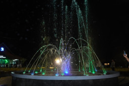 Ikon Baru Kota Soto! Bupati Yes Resmikan Air Mancur Menari di Kawasan Gajah Mada