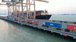 Arus Peti Kemas Terminal Petikemas Surabaya Tumbuh 4,03% di Desember 2025