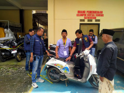 Ungkap Kasus Curanmor di 32 TKP, Polres Sampang Kembalikan Sepeda Motor Kepada Pemiliknya