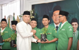 Lantik Pengurus PAC GP Ansor Sekaran, Wabup Dirham Ajak Pemuda Jadi Garda Depan Pembangunan SDM Lamongan