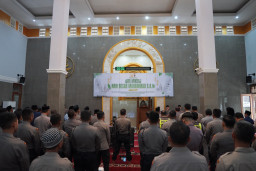 Peringati Isra Mikraj, Kapolres Bojonegoro Ajak Personel Teladani Rasulullah dalam Melayani Masyarakat