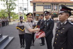 Apresiasi Loyalitas, 78 Personel Polres Bojonegoro Terima Tanda Kehormatan Negara