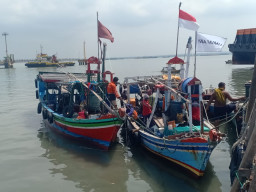 Gunakan Jaring Trawl, Tiga Kapal Nelayan Diamankan Satpolairud Polres Gresik.