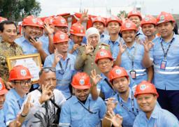 Pimpin Apel Bulan K3 Nasional di Gresik, Khofifah Tekankan Pentingnya Ekosistem K3 yang Kolaboratif