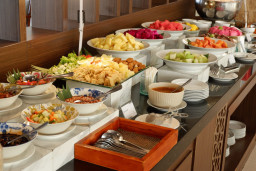 Hotel Santika Gresik Suguhkan Pengalaman Iftar Istimewa Lewat “A Thousand Tastes of Ramadan”